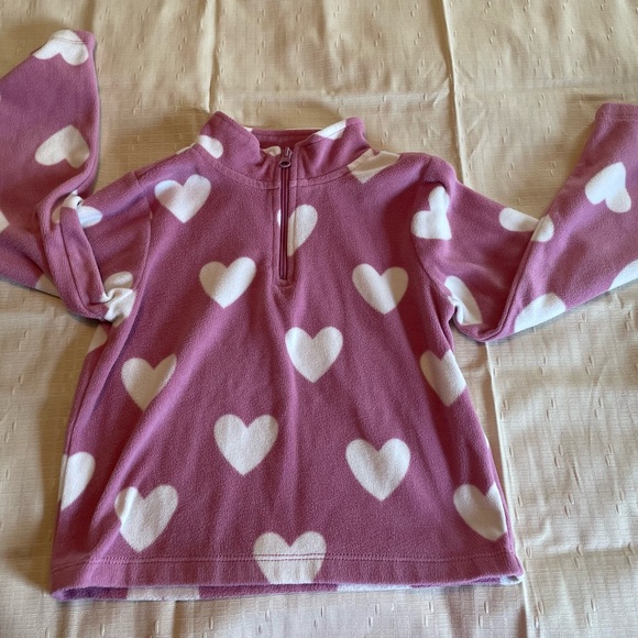 Girls. The Children's Place Pink Heart Fleece Pullover Hoodie size 5/6 - Picture 3 of 5